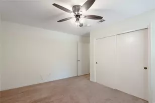 2401 Sycamore Ave, Huntsville, TX 77340 - Photo 18