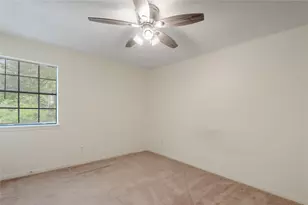2401 Sycamore Ave, Huntsville, TX 77340 - Photo 16