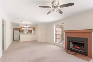 2401 Sycamore Ave, Huntsville, TX 77340 - Photo 6