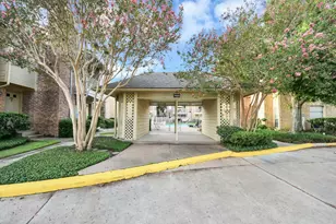 11201 Lynbrook Dr, Houston, TX 77042 - Photo 38