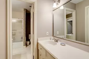 9458 Briar Forest Dr, Houston, TX 77063 - Photo 22