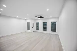 8218 Lawler St, Houston, TX 77051 - Photo 12