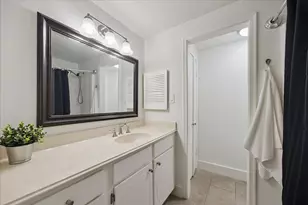 5711 Sugar Hill Dr, Houston, TX 77057 - Photo 10