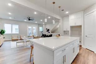 1422 W 34th 1/2 St, Houston, TX 77018 - Photo 16