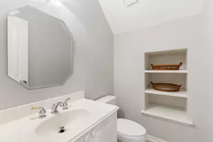 3 S Altwood Cir, The Woodlands, TX 77382 - Photo 12