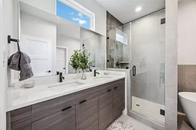 318 Charlock Street, Houston, TX 77022 - Photo 10