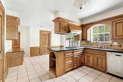 1710 Woodland Vista Drive, Kingwood, TX 77339 - Photo 6