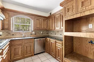 1710 Woodland Vista Dr, Kingwood, TX 77339 - Photo 8