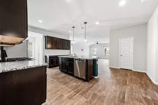 8402 Philox Pk CT, Rosharon, TX 77583 - Photo 6