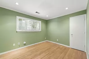 1519 Droxford Dr, Houston, TX 77008 - Photo 18
