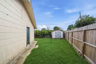 10710 Segrest Dr, Houston, TX 77047 - Photo 20