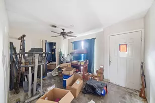 10710 Segrest Dr, Houston, TX 77047 - Photo 16