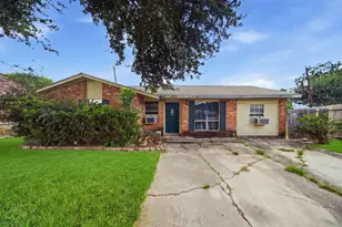 10710 Segrest Dr, Houston, TX 77047 - Photo 1