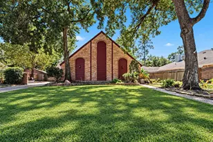 8119 Dorrcrest Ln, Houston, TX 77070 - Photo 2