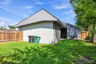 2626 Knotty Oaks Trail, Houston, TX 77045 - Photo 16