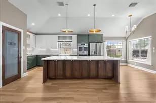 3925 Larkspur St, Alvin, TX 77511 - Photo 6