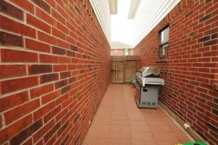 13831 Trumpetvine St, Houston, TX 77083 - Photo 18