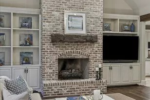 23 Hickory Ridge Dr, Houston, TX 77024 - Photo 22