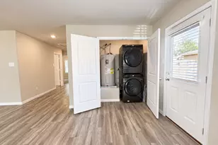 3216 Moore Ave, Bay City, TX 77414 - Photo 4