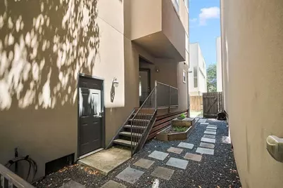 1121 W 17th Street #B, Houston, TX 77008 - Photo 2