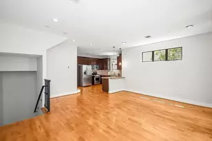 1121 W 17th St, Houston, TX 77008 - Photo 8