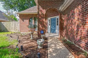 10131 Wayward Wind Ln, Houston, TX 77064 - Photo 2