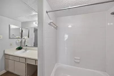 2750 Holly Hall Street #1308, Houston, TX 77054 - Photo 6