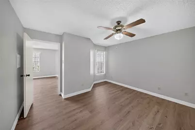 2750 Holly Hall Street #1308, Houston, TX 77054 - Photo 4