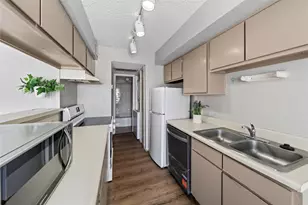 2750 Holly Hall St, Houston, TX 77054 - Photo 16