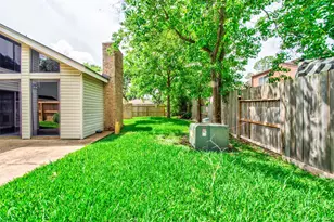 8022 La Brea Dr, Houston, TX 77083 - Photo 8