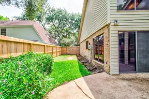 8022 La Brea Dr, Houston, TX 77083 - Photo 8