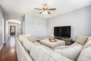 9719 Opal Rock Dr, Rosharon, TX 77583 - Photo 8