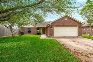11719 Santa Fe Tr, Santa Fe, TX 77510 - Photo 2