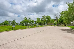 11719 Santa Fe Tr, Santa Fe, TX 77510 - Photo 32