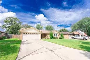 5105 Apple Springs Dr, Pearland, TX 77584 - Photo 4