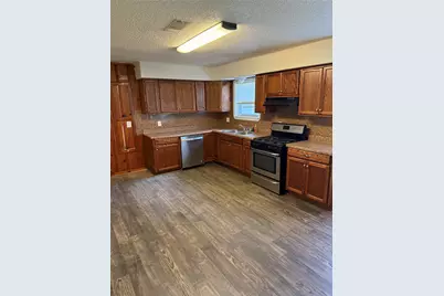 216 Schilling Street, Baytown, TX 77520 - Photo 8