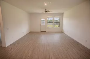 3111 Clydesdale Dr, Alvin, TX 77511 - Photo 4