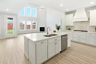 4610 Elan Bend Ct, Sugar Land, TX 77479 - Photo 2