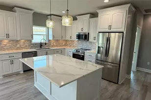 865 Palmetto Dr, Crystal Beach, TX 77650 - Photo 12