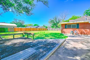2801 Avenue I, Bay City, TX 77414 - Photo 42