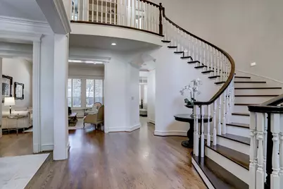 127 E Bracebridge Circle, The Woodlands, TX 77382 - Photo 4