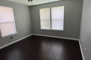 2110 14th Ave N, Texas City, TX 77590 - Photo 4