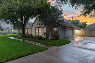 32611 Waltham Crossing, Fulshear, TX 77441 - Photo 2