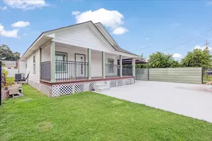 7211 Boyce St, Houston, TX 77020 - Photo 2