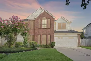 4610 Sunshine Dr, Sugar Land, TX 77479 - Photo 2
