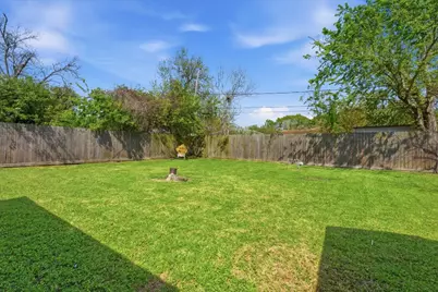 805 S Circle Drive, Baytown, TX 77520 - Photo 14