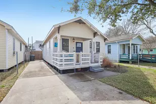 4715 Ave P 1/2, Galveston, TX 77551 - Photo 2
