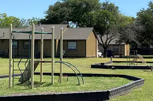 101 Glenbrook Dr E, New Braunfels, TX 78130 - Photo 6