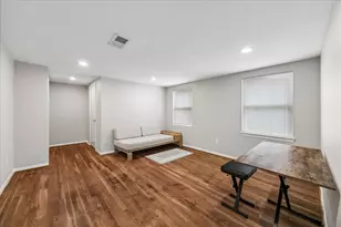 7822 Twin Hills Dr, Houston, TX 77071 - Photo 10