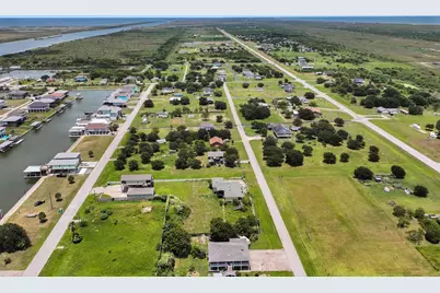 2101 Madison, Crystal Beach, TX 77650 - Photo 16